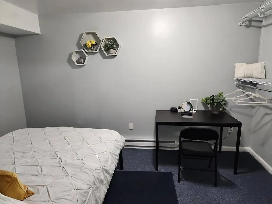 Spacious Cozy 2 Bedroom - Near Ewr/Nyc/Outlet Mall 뉴어크 아파트